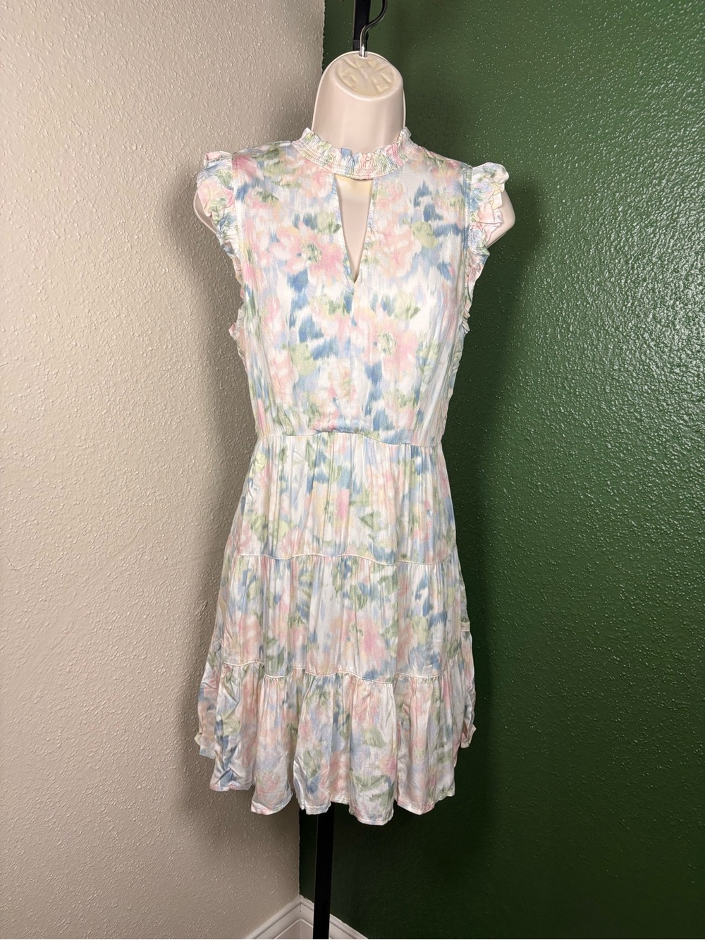 Fate Pastel Floral Keyhole Ruffle Midi Dress small